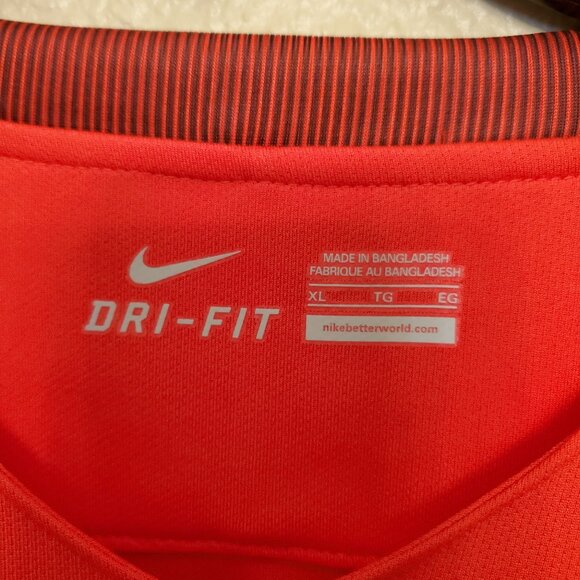 Nike Dri Fit XL 2016 England Soccer Jersey - Picture 3 of 12